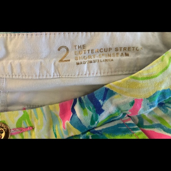 Lilly Pulitzer Scallop Shorts - Picture 3 of 3
